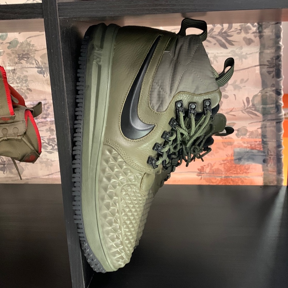 Army boot Nike